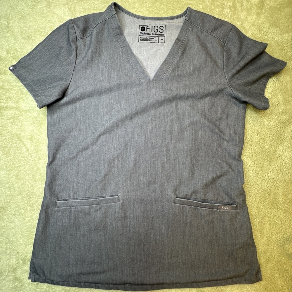 FIGS Casma Three-Pocket Scrub Top Women XS Gray Stretch Medical technica FW1100